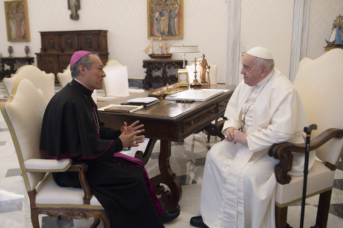 Mons Lizardo Estrada El Papa Nos Pide Seguir Trabajando En Comuni N