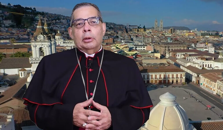 Arzobispo de Quito por el Jueves Santo: “La fraternidad siempre está en el servicio”
