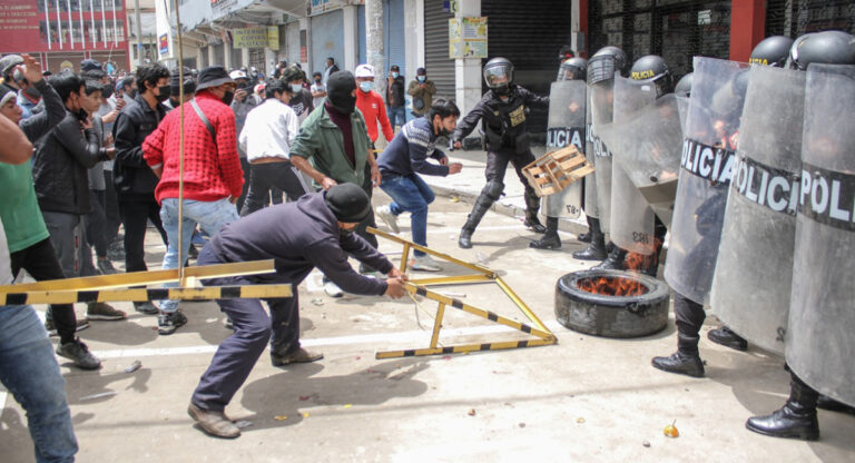 La Iglesia peruana pide frenar la violencia a 6 días del paro nacional de transportistas y agricultores