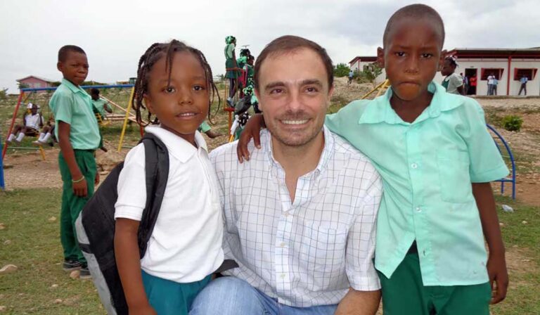 Un sacerdote dominico es el nuevo presidente de ALER