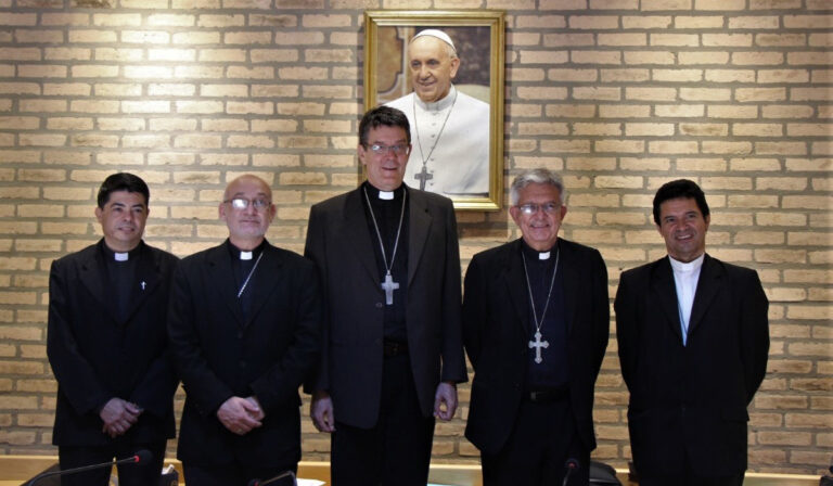 Obispos paraguayos muestran solidaridad con el pueblo peruano y apoyan el pronunciamiento de sus Obispos