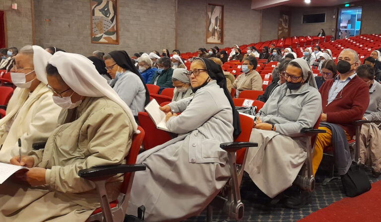 Segundo día del Congreso de Vida Religiosa en Colombia: “La opción por los pobres está más vigente que nunca”