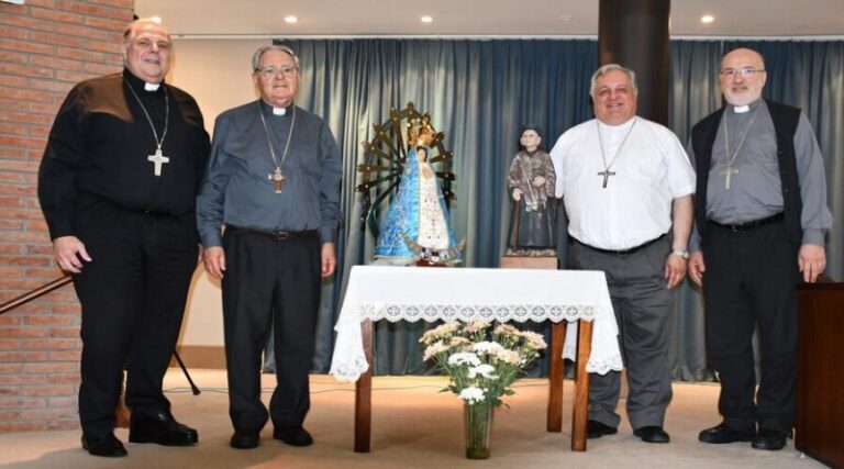 Los obispos argentinos llaman a “responder con responsabilidad a las exigencias de este momento difícil”