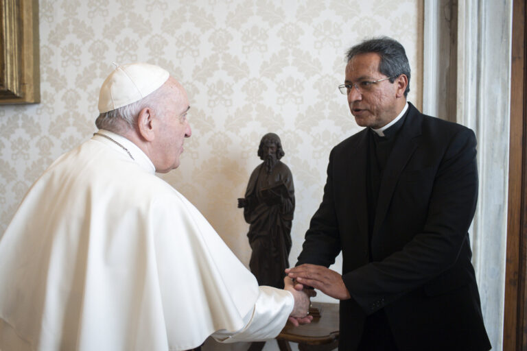 Papa Francisco nombra nuevo obispo auxiliar para Quito