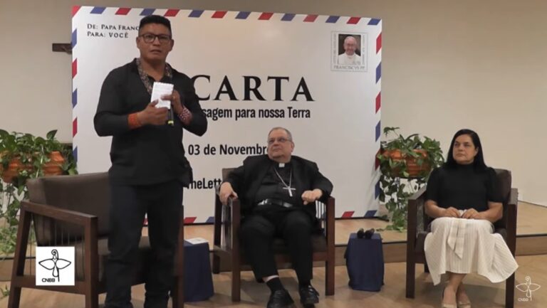 La Carta, “una invitación a trabajar juntos sin descanso para construir un mundo diferente”, lanzada en Brasil