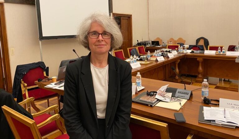 Nathalie Becquart: “La comunicación está en el corazón del sínodo”