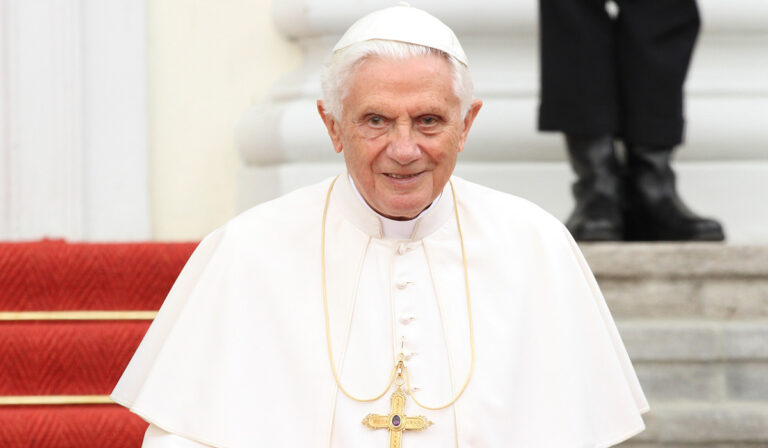 Obispos de Bolivia, Perú y Paraguay expresan su solidaridad y oración por Benedicto XVI