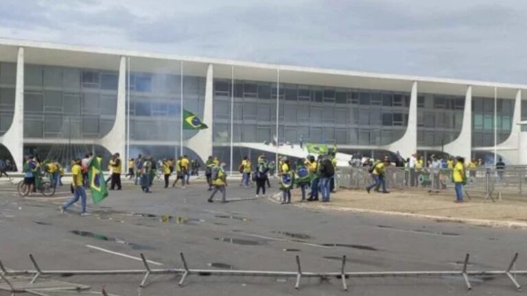 La Iglesia brasileña pide paz y justicia ante los ataques criminales al Estado Democrático