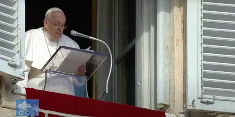 El Papa se suma al llamado de los obispos de Perú: “¡No a la violencia, venga de donde venga! ¡No más muerte!”