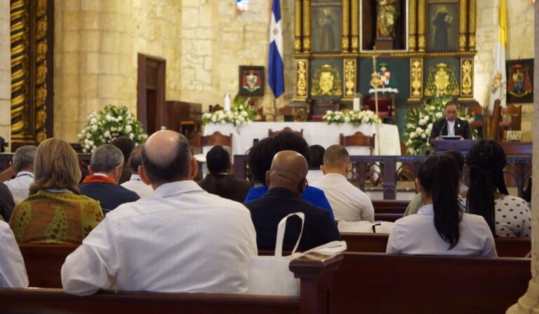 En la Catedral Primada de América, en Santo Domingo, se inaugura la Asamblea Regional del Caribe