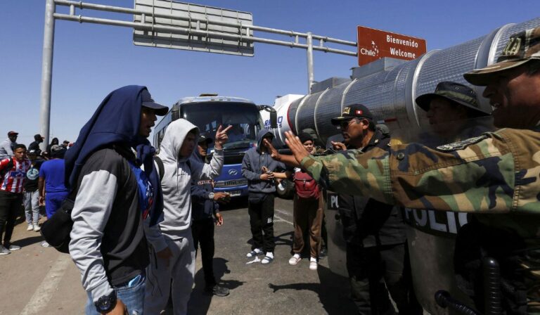 Obispos del Perú claman por ayuda humanitaria a migrantes ante la crisis en la frontera con Chile