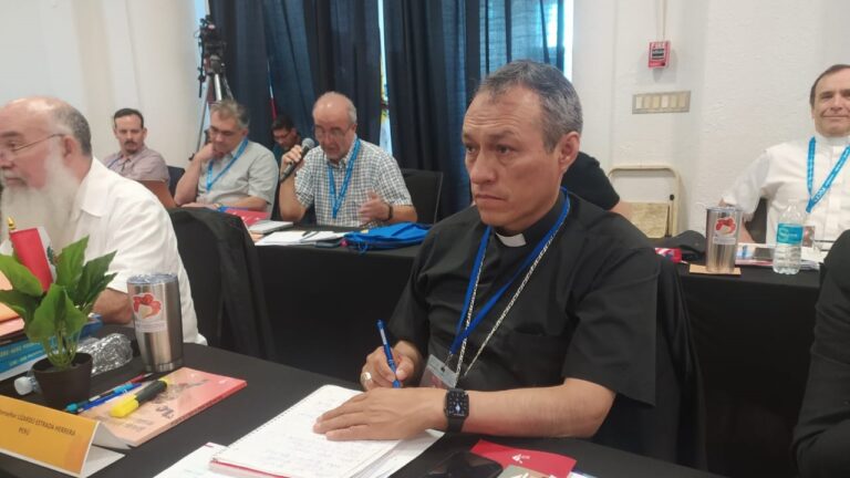 Mons. Lizardo Estrada: En el Celam, “no se puede parar, hay un proceso iniciado, y esto debe continuar”