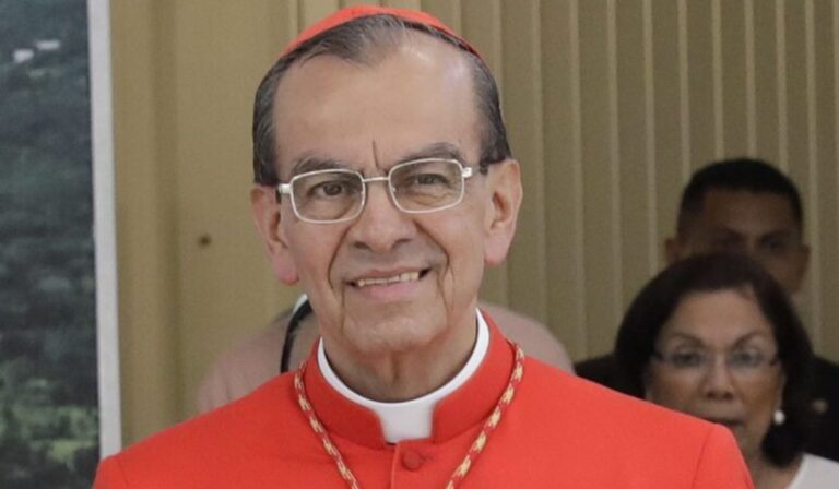 El cardenal Gregorio Rosa Chávez advierte que “hay un régimen de terror” tras la promulgación de la Ley de excepción