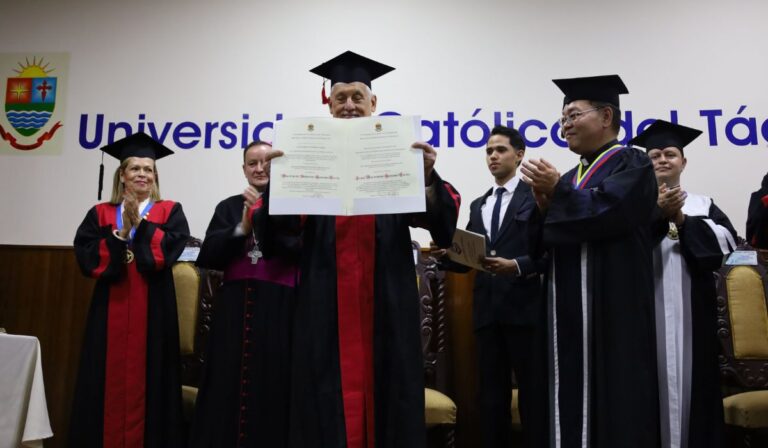 Universidad Católica del Táchira otorga doctorado honoris causa a Arturo Sosa, superior general de los jesuitas en el mundo