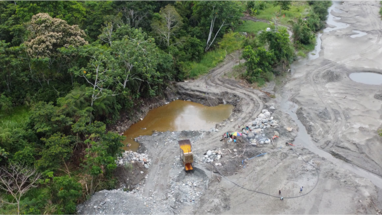 Obispos ecuatorianos y panameños preocupados ante incremento de explotación minera