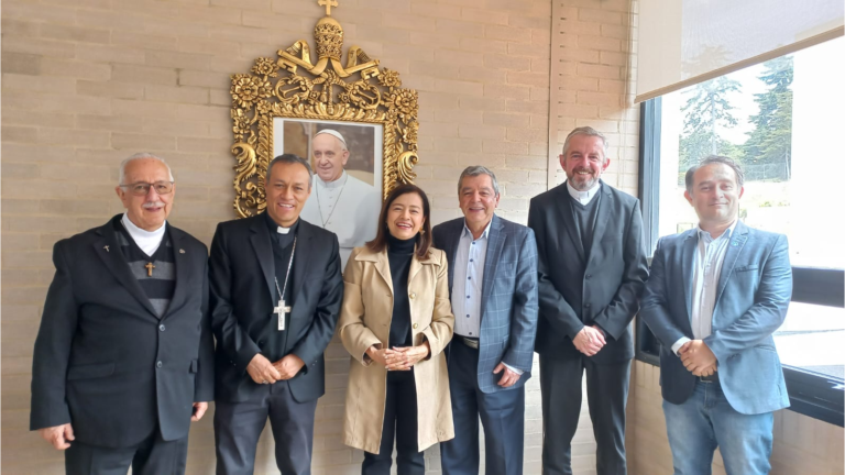 Mons. Lizardo Estrada a Encuentro Matrimonial Mundial: «Nuestra misión es trabajar en unidad»