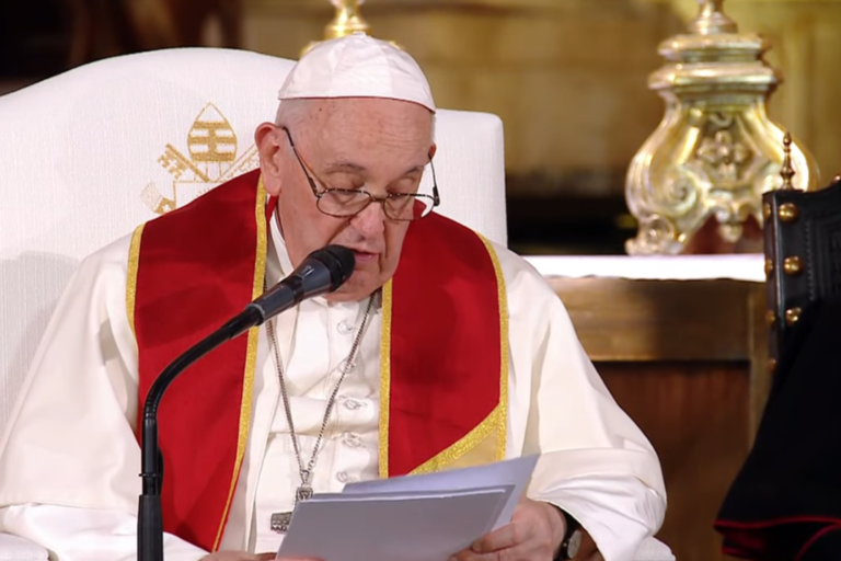 Papa Francisco: “Si no hay diálogo, si no hay corresponsabilidad, si no hay participación, la Iglesia envejece”