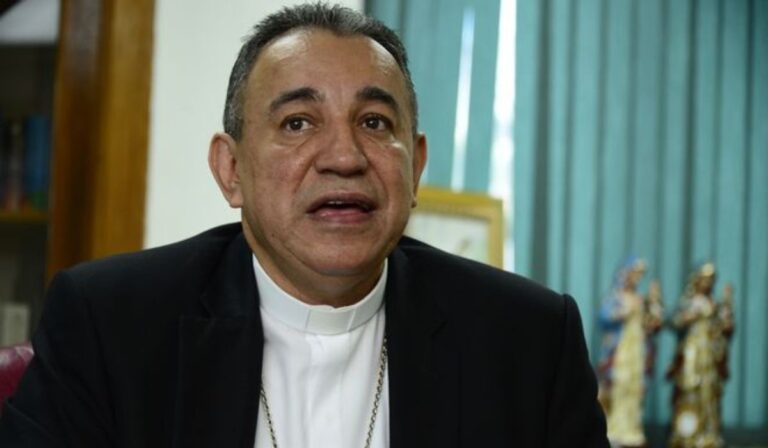 Monseñor José Domingo Ulloa asegura que “es imposible cerrar la frontera” y apela a la cultura del encuentro