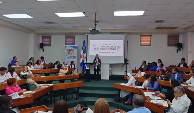 Programa Centralidad de la Niñez se instala en República Dominicana para «cambiar la historia» de la cultura del cuidado