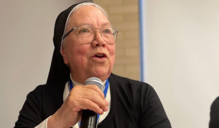 Hna. Rossmery Castañeda sobre documento síntesis del sínodo: «los pobres no deben ser tratados como objetos de caridad»