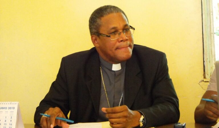 El Celam se solidariza con Pierre Dumas, vicepresidente de la Conferencia Episcopal Haitiana, víctima de un atentado en Puerto Príncipe
