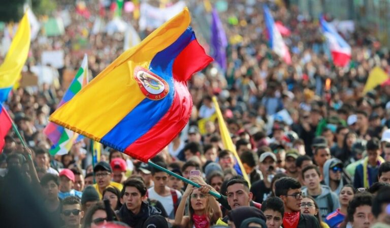 Iglesia colombiana sobre marchas: Son expresión de democracia popular y Gobierno debe escuchar