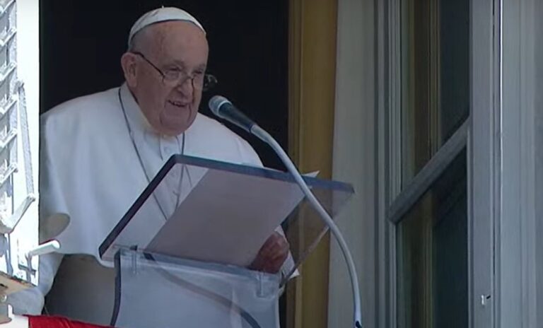 Papa Francisco-Regina Coeli: Oración por inundaciones en Río Grande del Sur, y la paz en Ucrania, Palestina e Israel – “No a la guerra, sí al diálogo”