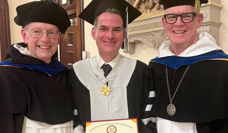 Rafael Luciani, teólogo asesor del Celam recibe doctorado honoris causa del Instituto dominico Aquinas de EE.UU.