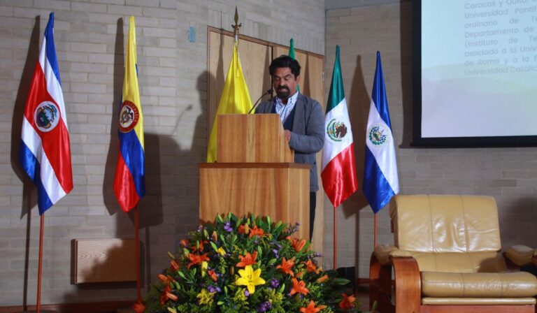 Ernesto Palafox: “Pensar en la teología latinoamericana, es pensar en una acción pastoral comprometida con la historia”