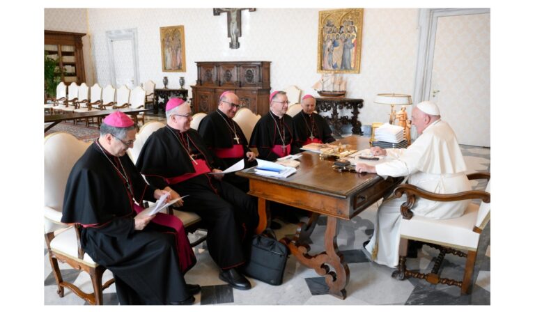 “Un acontecimiento extraordinario de comunión”: Papa Francisco recibió a los obispos representantes del episcopado nacional chileno