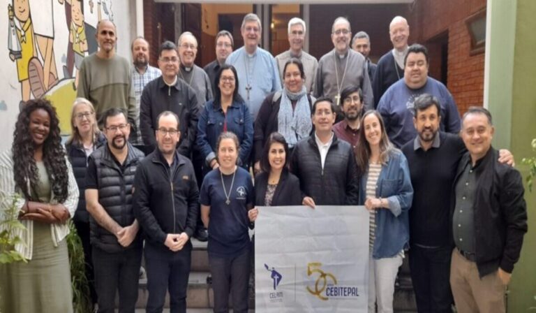 Cebitepal-Media Training para obispos y comunicadores católicos: Aprendizaje en manejo de crisis poniendo en el centro a las víctimas