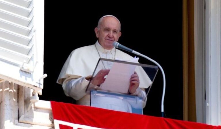 Papa Francisco en la Solemnidad de Todos los Santos: “Las Bienaventuranzas son la carta de identidad de los cristianos”