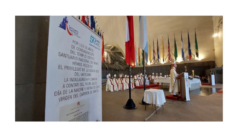 Chile celebró con una Misa 50 años de maternal cobijo de la Virgen del Carmen y 40 años de Paz con Argentina en Santuario de Maipú