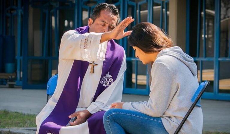 Iglesia de Costa Rica reprueba proyecto de ley que obligaría a sacerdotes a romper secreto de confesión