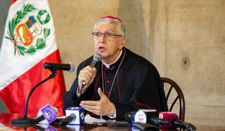 El reciente cardenal Carlos Castillo afirma: “La religiosidad popular puede construir desde abajo formas de fraternidad que irradien paz”