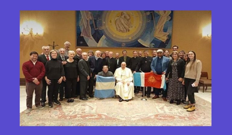 Neo cardenal argentino Vicente Bokalic Iglic, parte del clero santiagueño y familiares visitaron al Papa Francisco