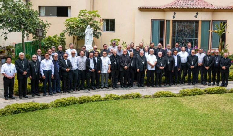 “Unidos al pueblo fiel de Perú miramos el futuro con esperanza”, mensaje de los Obispos del Perú en su 128.ª Asamblea Ordinaria