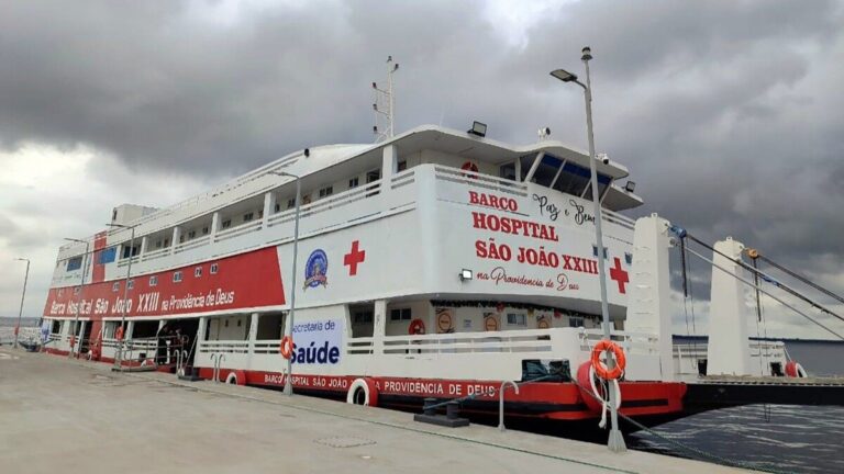 Brasil: Barco Hospital “San Juan XXIII” de la Providencia de Dios navega el río Amazonas en gesto concreto de una Iglesia en salida