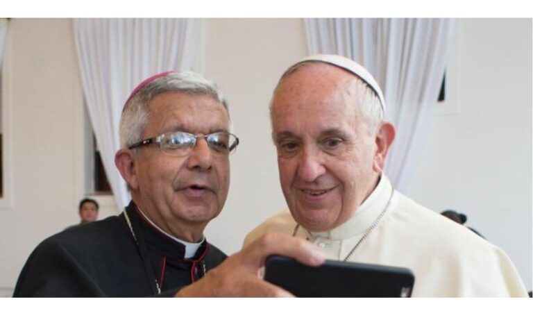 Cardenal Martínez Flores: “Una comunicación basada en la verdad, la bondad y la belleza construye puentes de diálogo”