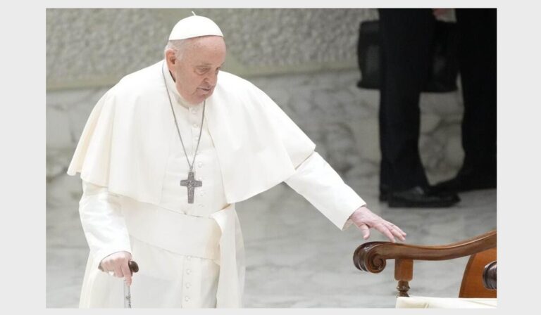 Evolución de la salud del Papa Francisco: mejoran algunos valores, sigue en reposo y no dirigirá el Ángelus de mañana