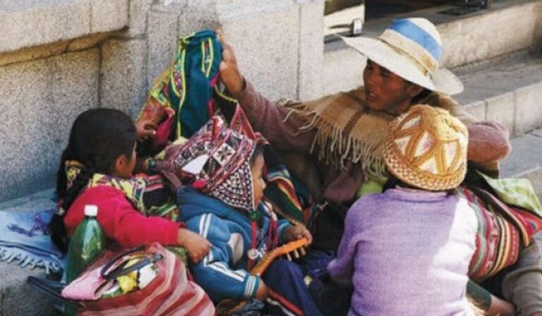 La Iglesia denuncia la desigualdad en Bolivia y pide un compromiso con los más pobres