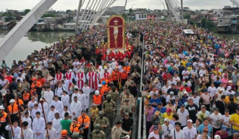 Ecuador: Cientos de miles de fieles participaron en la 65.ª Procesión del Cristo del Consuelo en Guayaquil