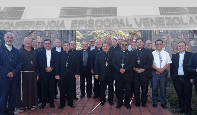 Homenaje póstumo desde el Episcopado venezolano al Papa: «Condujo la barca de la Iglesia con generosidad»