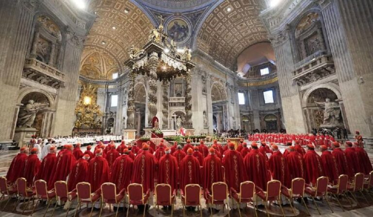 La Iglesia en Ecuador alienta a unirse en oración por el inicio del Cónclave en Roma