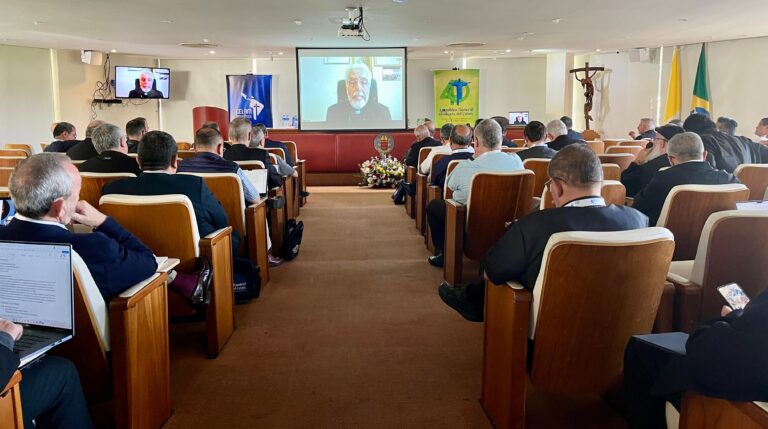 “El reto de concretar el Sínodo”, Mons. Luis Marín brinda una brújula eclesial para una Iglesia en camino
