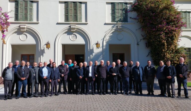 Obispos chilenos llaman a ser “signos de esperanza” y a trabajar juntos por el bien común