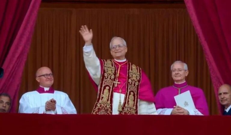 Robert Prevost, de Estados Unidos, es elegido nuevo Papa y adopta el nombre León XIV