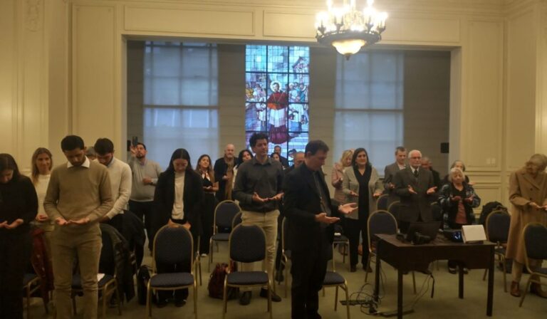 En el Día del Periodista, monseñor Colombo de Argentina alienta a construir puentes con la verdad