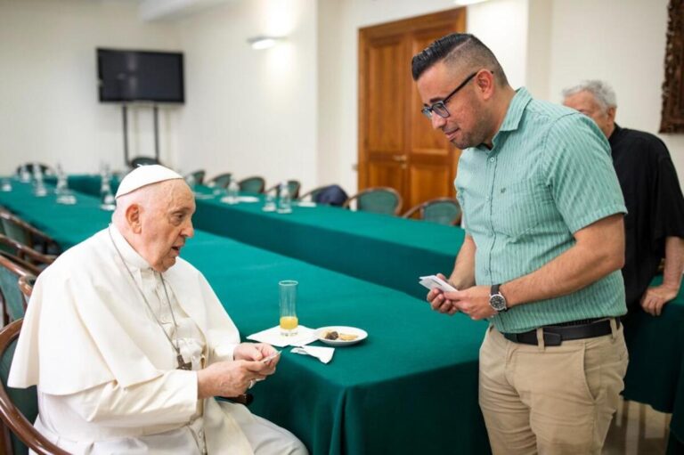 Ángel Morillo entre los ganadores de los Catholic Media Awards: «No hay receta para lograr una buena entrevista»