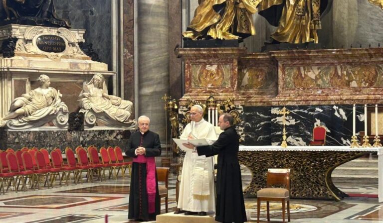 Papa León XIV alienta a influencers católicos a tejer redes de paz y esperanza digital